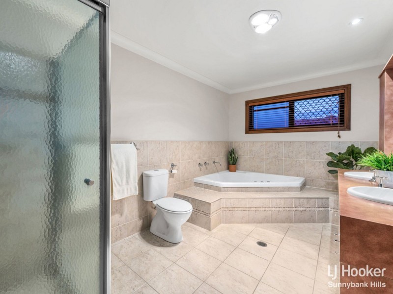 15 Kentwell Place, Wishart QLD 4122