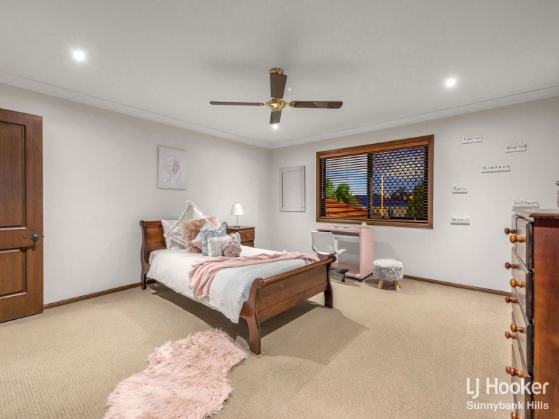 15 Kentwell Place, Wishart QLD 4122