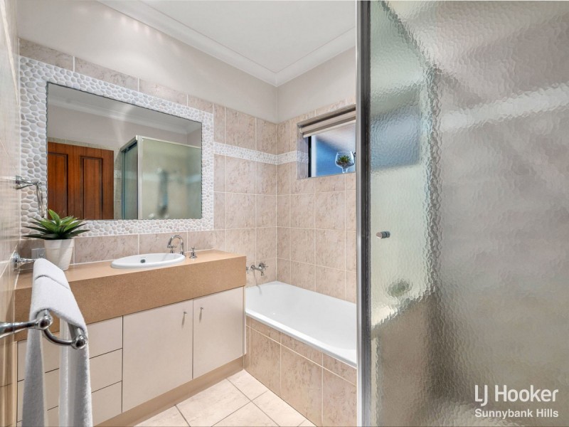 15 Kentwell Place, Wishart QLD 4122