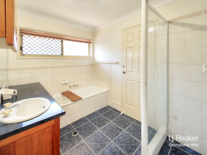 8 Bellflower Place, Calamvale QLD 4116