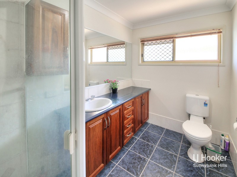 8 Bellflower Place, Calamvale QLD 4116