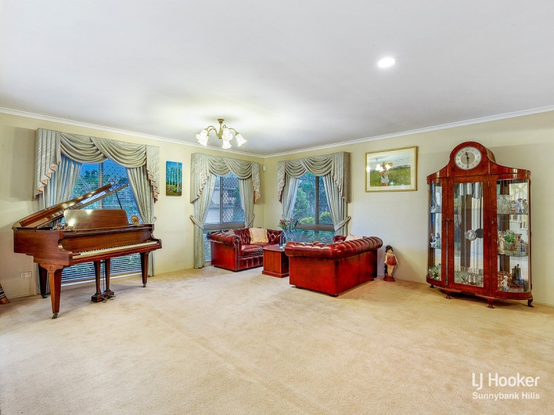 15 Aspen Crescent, Parkinson QLD 4115