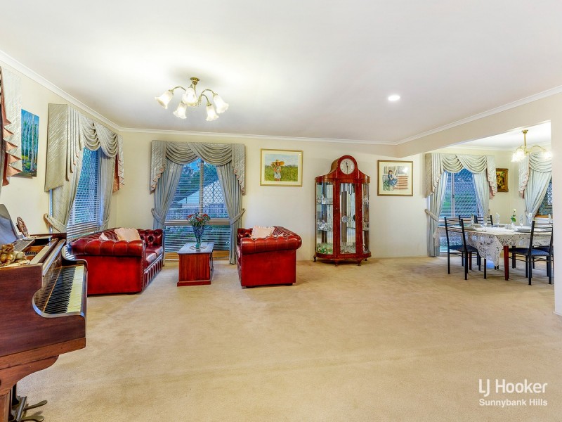 15 Aspen Crescent, Parkinson QLD 4115
