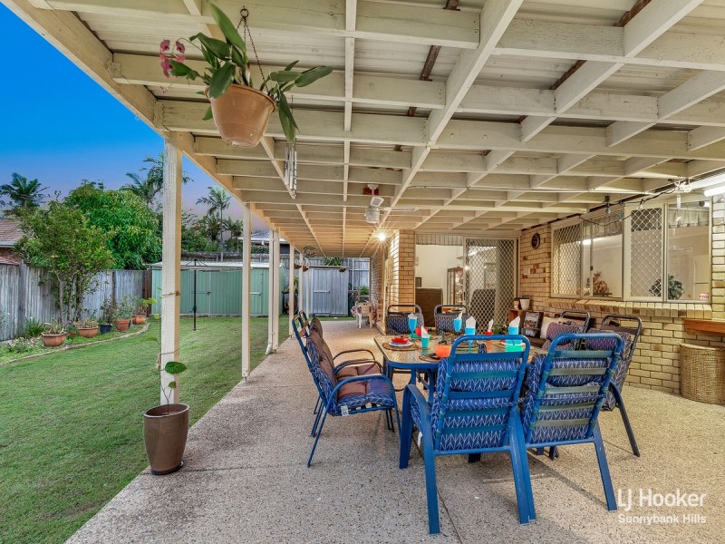15 Aspen Crescent, Parkinson QLD 4115