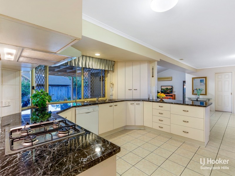 15 Aspen Crescent, Parkinson QLD 4115