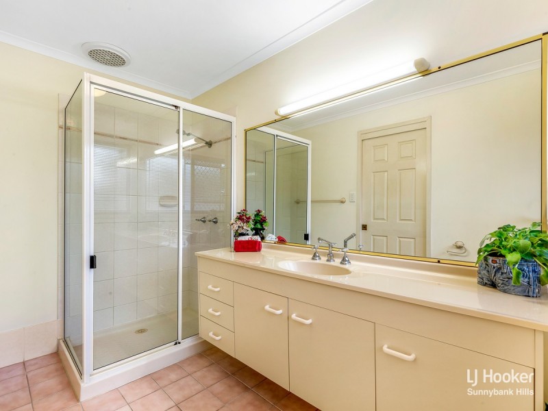 15 Aspen Crescent, Parkinson QLD 4115