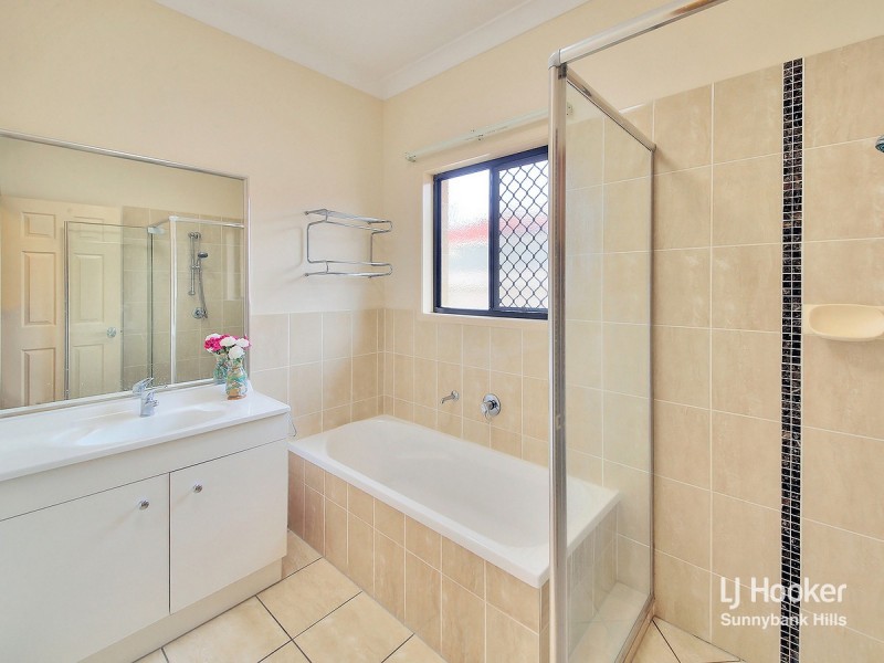 24 Khoo Place, Calamvale QLD 4116