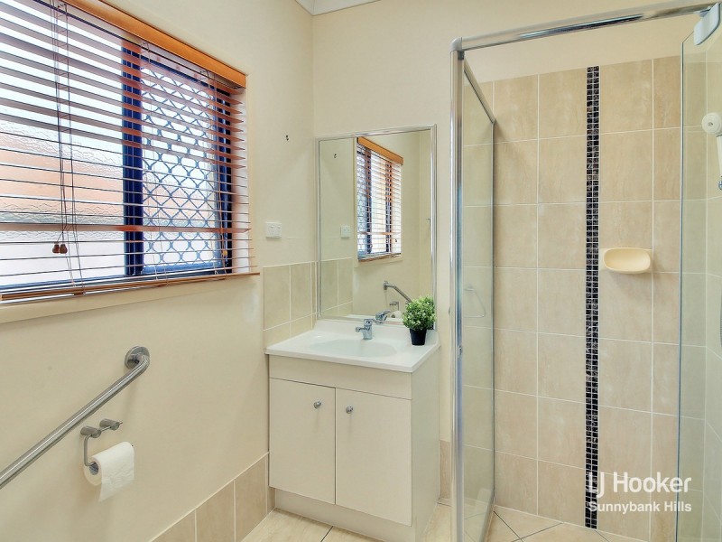 24 Khoo Place, Calamvale QLD 4116