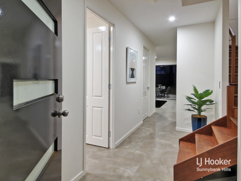 10 Sunshine Place, Eight Mile Plains QLD 4113