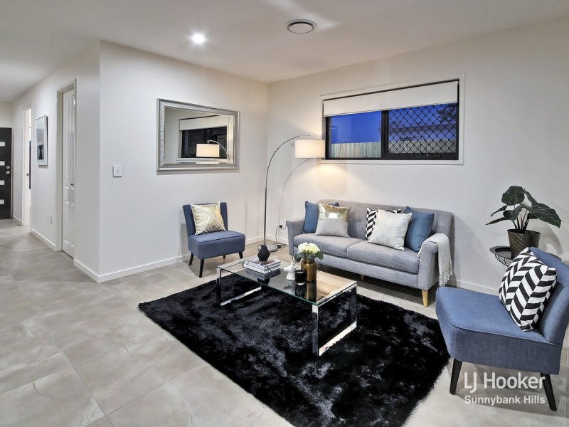 10 Sunshine Place, Eight Mile Plains QLD 4113