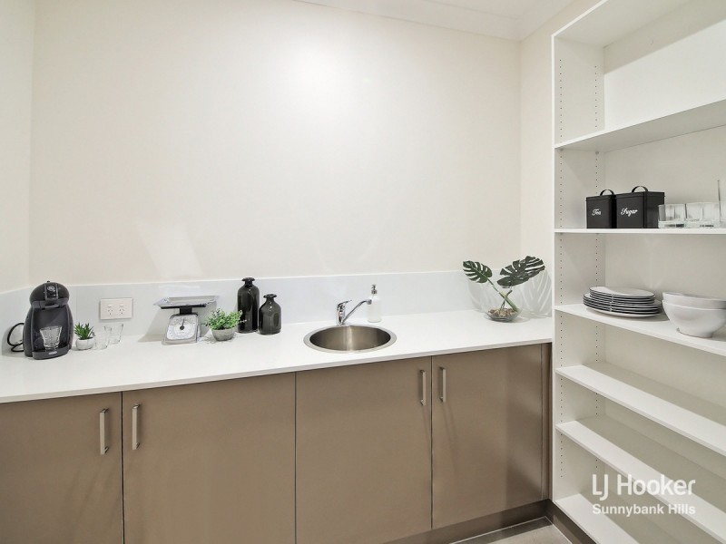 10 Sunshine Place, Eight Mile Plains QLD 4113