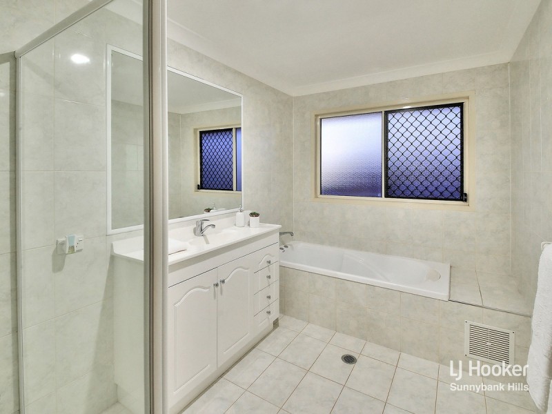 6 Jubilee Close, Eight Mile Plains QLD 4113