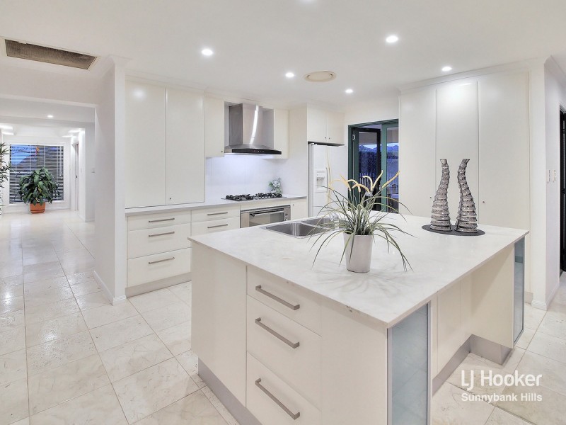 35 Regency Place, Stretton QLD 4116