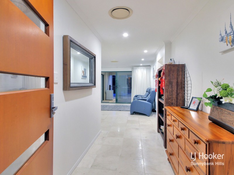35 Regency Place, Stretton QLD 4116