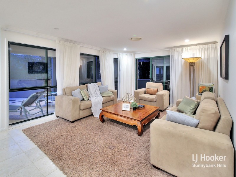 35 Regency Place, Stretton QLD 4116