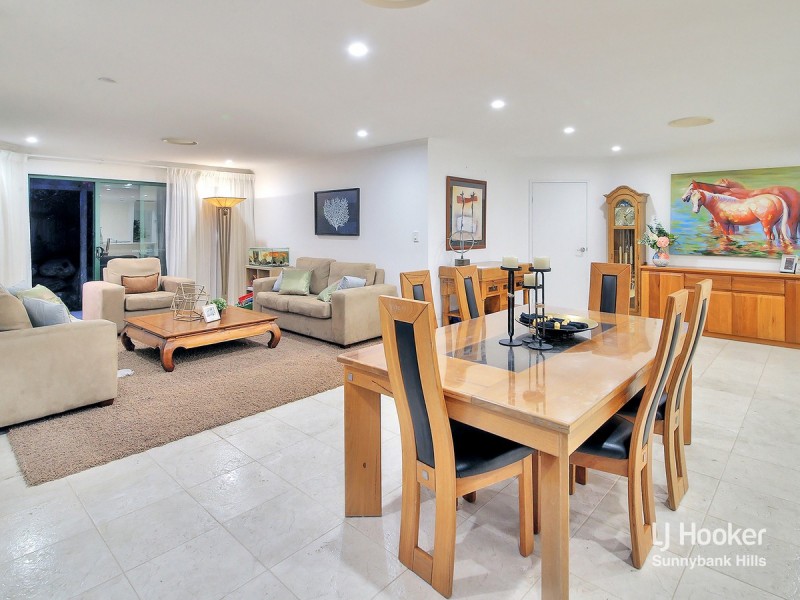 35 Regency Place, Stretton QLD 4116