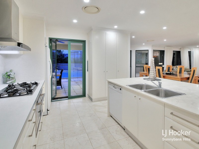 35 Regency Place, Stretton QLD 4116