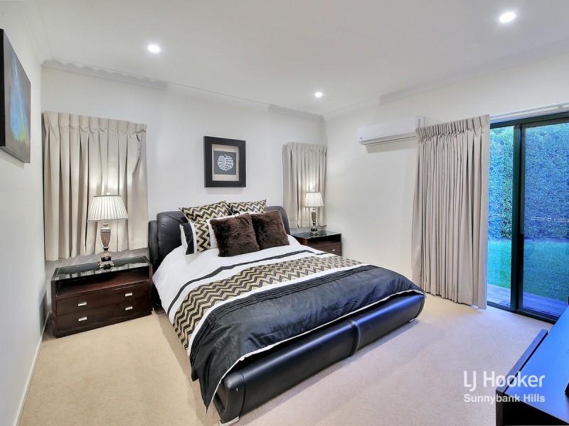 35 Regency Place, Stretton QLD 4116