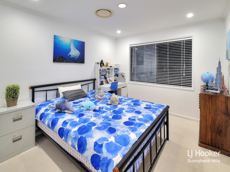 35 Regency Place, Stretton QLD 4116