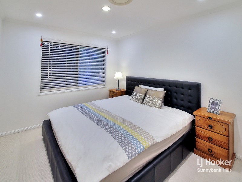 35 Regency Place, Stretton QLD 4116