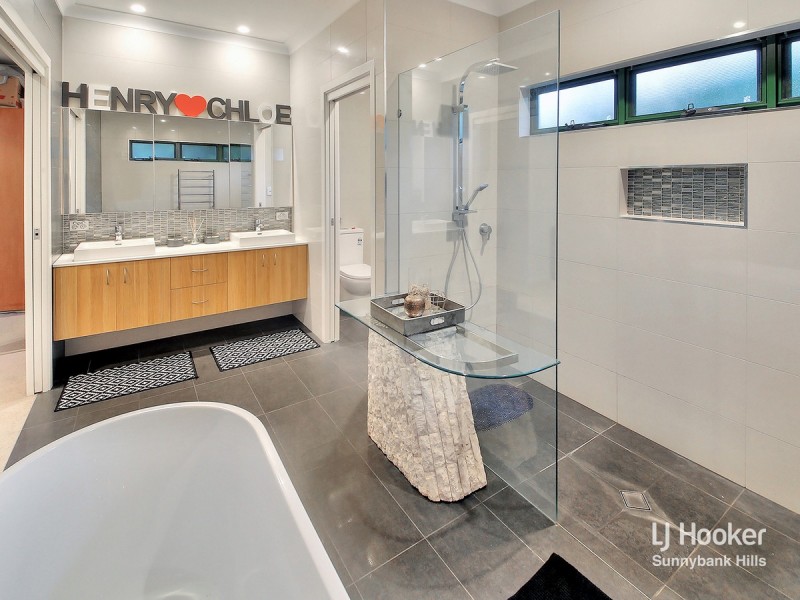 35 Regency Place, Stretton QLD 4116