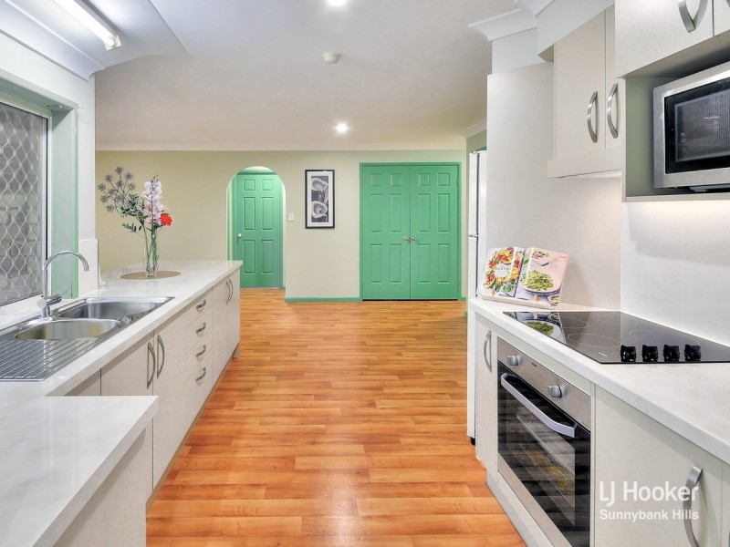 37 Honeysuckle Way, Calamvale QLD 4116