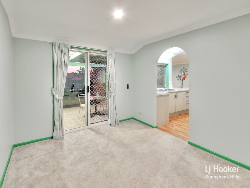37 Honeysuckle Way, Calamvale QLD 4116