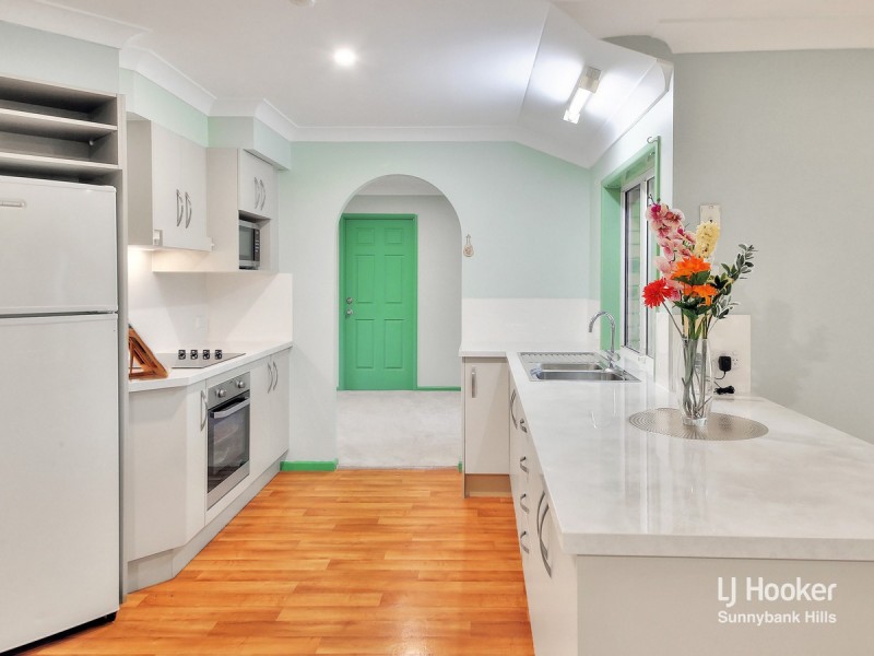 37 Honeysuckle Way, Calamvale QLD 4116