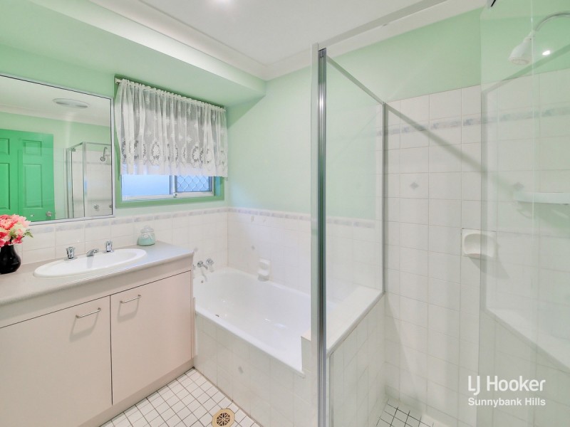 37 Honeysuckle Way, Calamvale QLD 4116