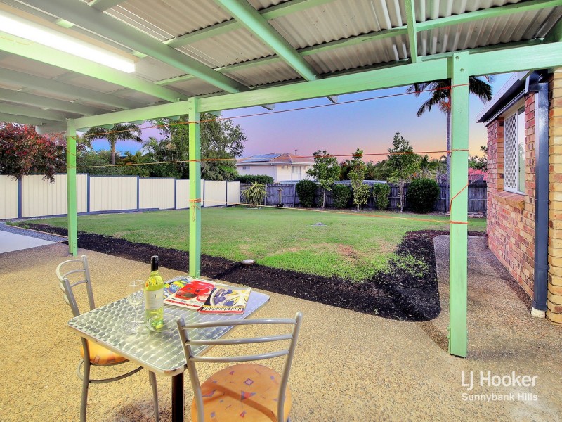 37 Honeysuckle Way, Calamvale QLD 4116