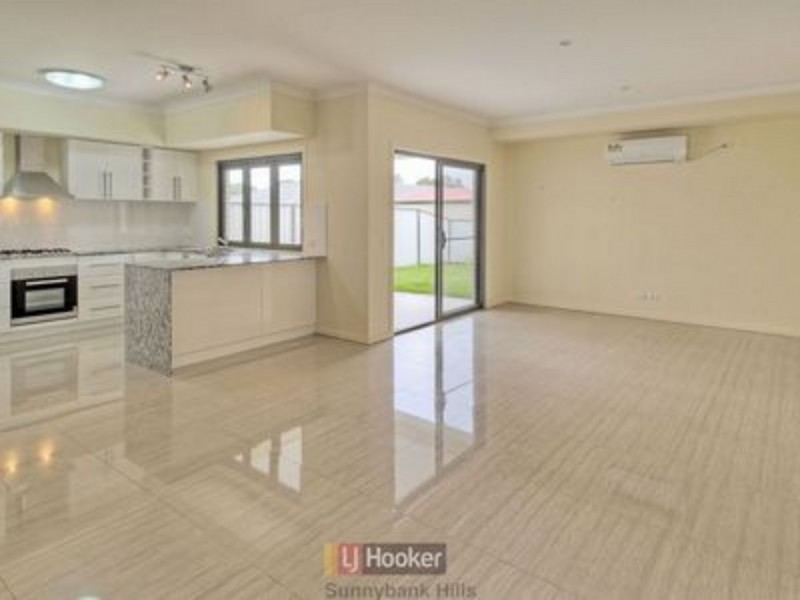 8 Nectarine Street, Runcorn QLD 4113