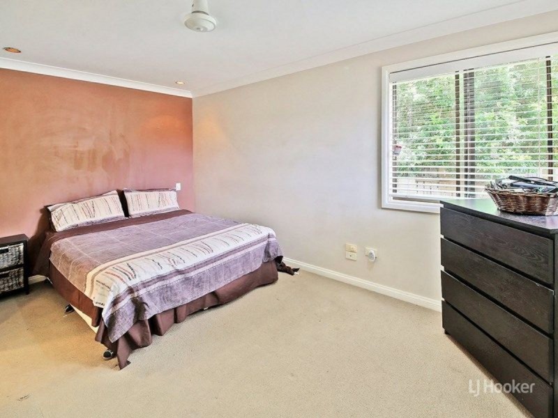 10 Caravonica Court, Calamvale QLD 4116
