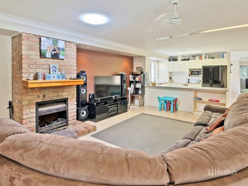 10 Caravonica Court, Calamvale QLD 4116
