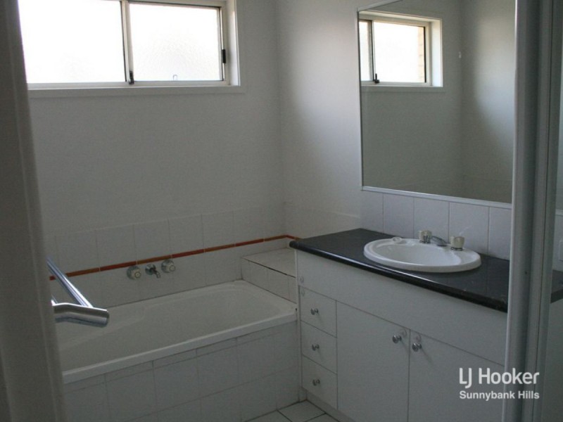 16 Conimbla Close, Parkinson QLD 4115