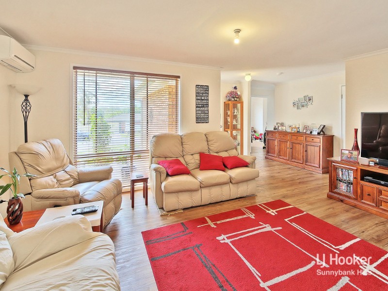 2 Barcoo Street, Hillcrest QLD 4118