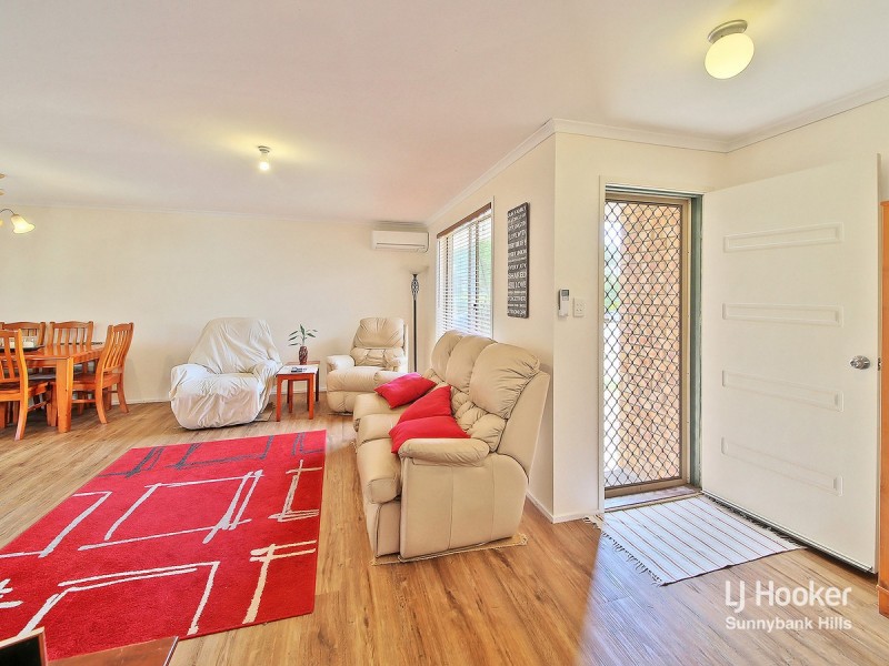2 Barcoo Street, Hillcrest QLD 4118