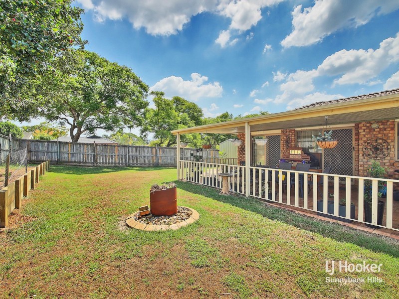 2 Barcoo Street, Hillcrest QLD 4118