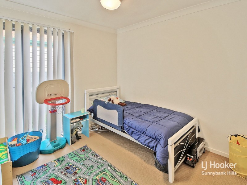 11 Pinedale Crescent, Parkinson QLD 4115