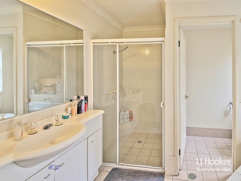 11 Pinedale Crescent, Parkinson QLD 4115