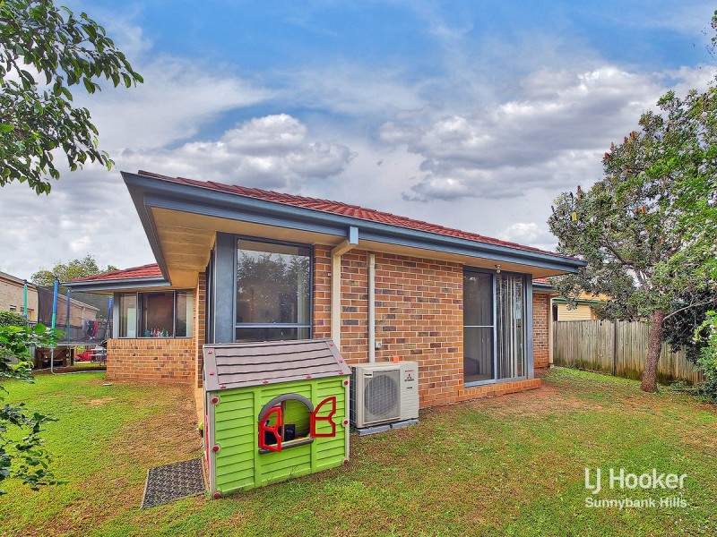 11 Pinedale Crescent, Parkinson QLD 4115