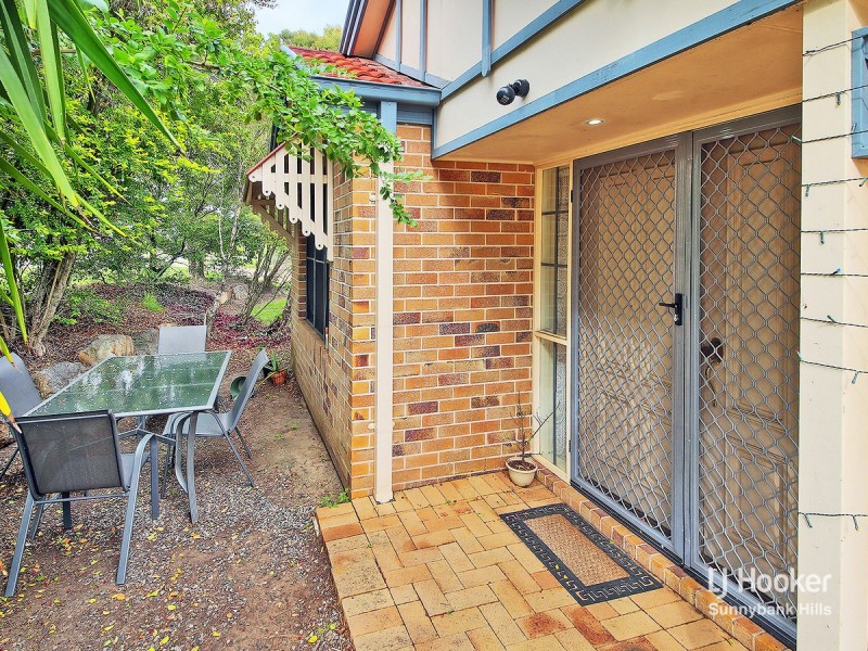 11 Pinedale Crescent, Parkinson QLD 4115