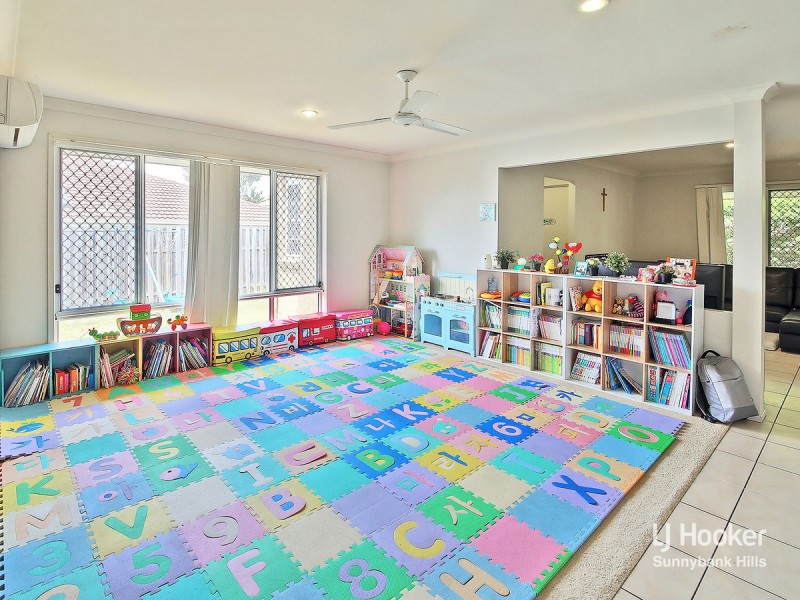 8 Mimosa Street, Parkinson QLD 4115