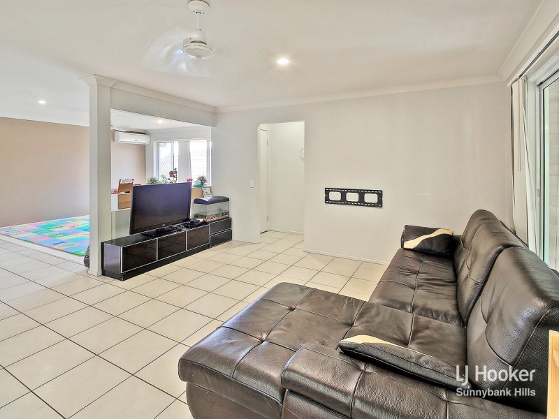 8 Mimosa Street, Parkinson QLD 4115