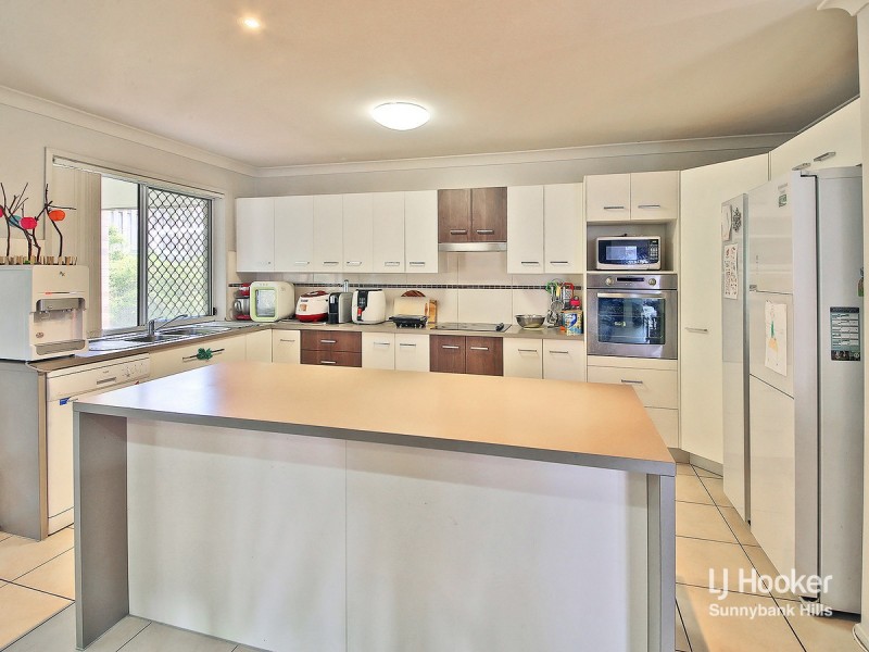 8 Mimosa Street, Parkinson QLD 4115