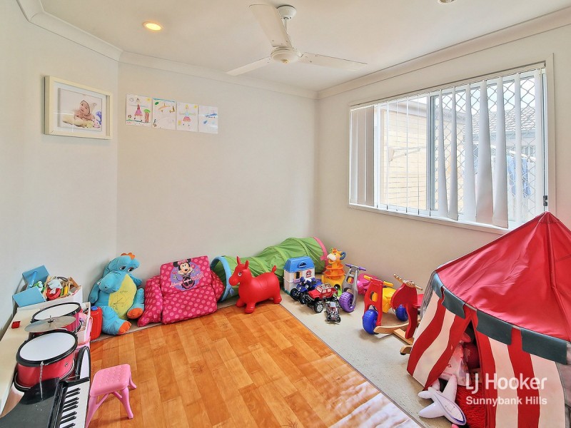 8 Mimosa Street, Parkinson QLD 4115