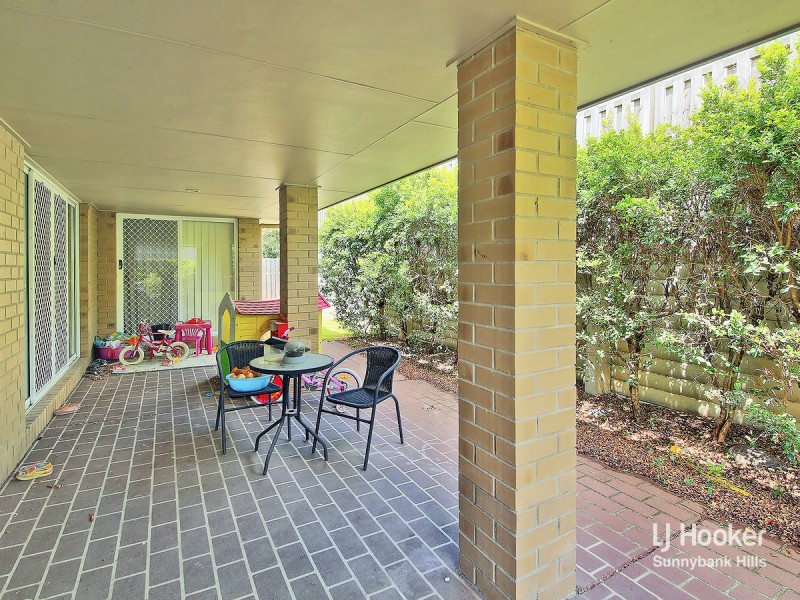 8 Mimosa Street, Parkinson QLD 4115