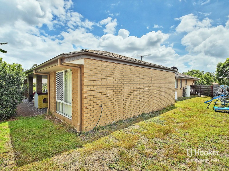 8 Mimosa Street, Parkinson QLD 4115