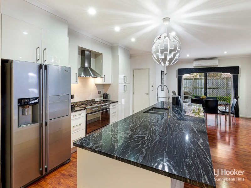 61 The Parkway, Stretton QLD 4116