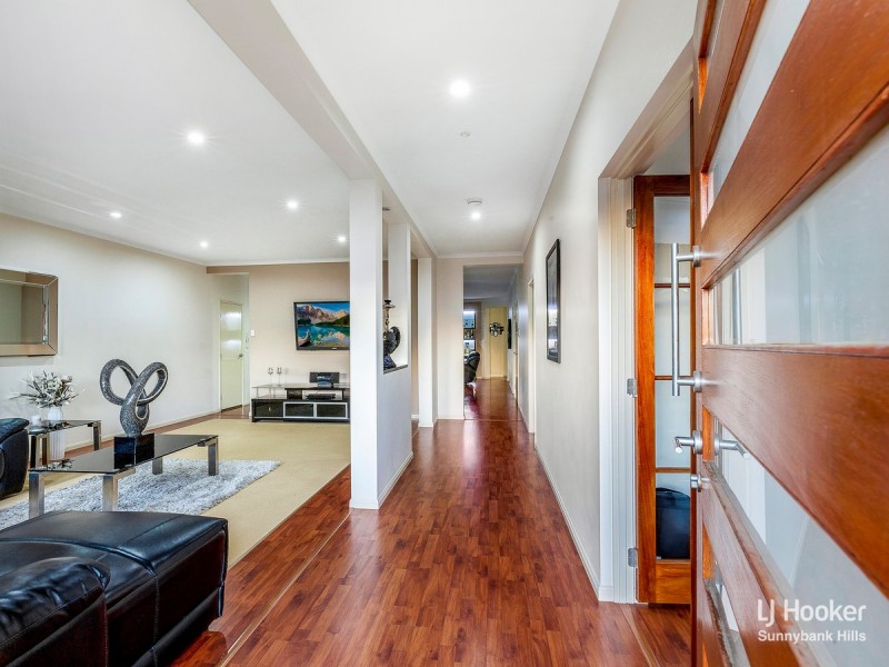 61 The Parkway, Stretton QLD 4116