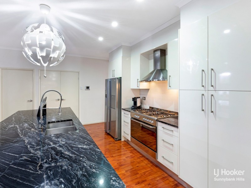 61 The Parkway, Stretton QLD 4116